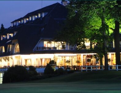 extérieur du golf de saint-cloud vu de nuit