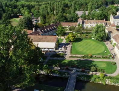 vue du ciel de l'ensemble du golf de saint-nom-la-breteche